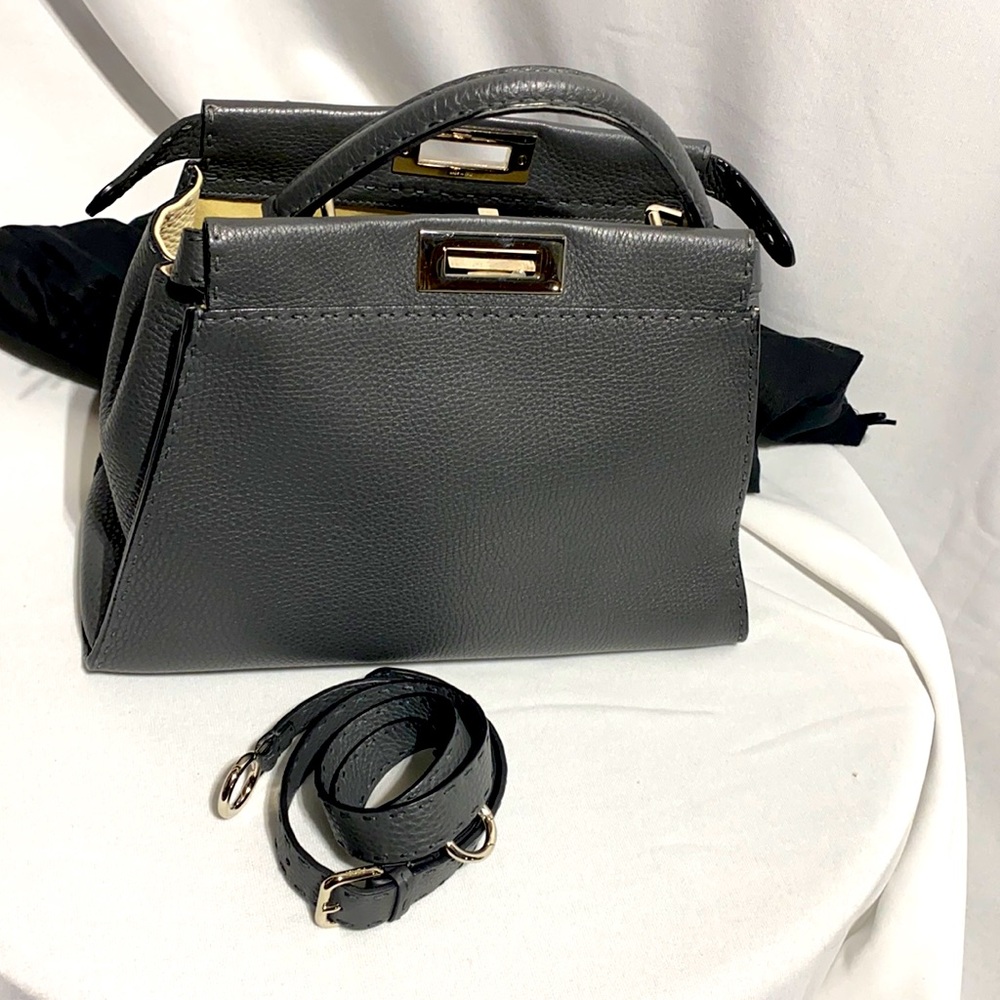 FENDI - Peekaboo Medium